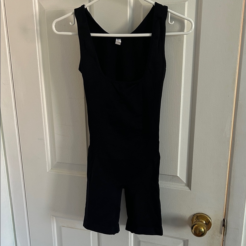 Black Sleeveless Workout Bodysuit